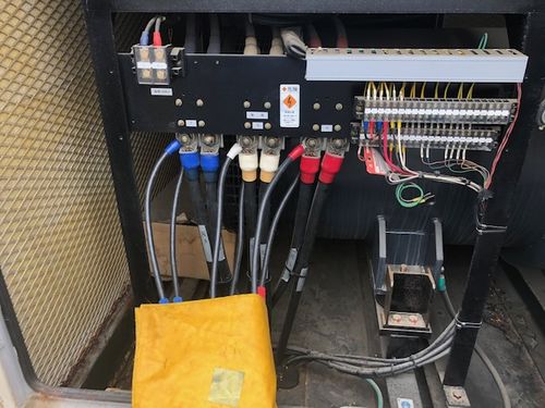 試験機用仮設ケーブル敷設作業